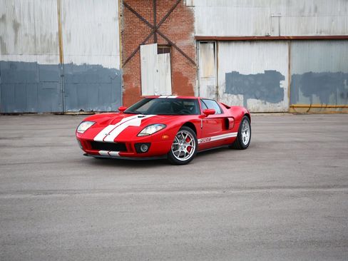 Used 2005 Ford GT image 10