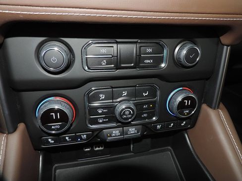 Used 2023 Chevrolet Tahoe High Country image 27