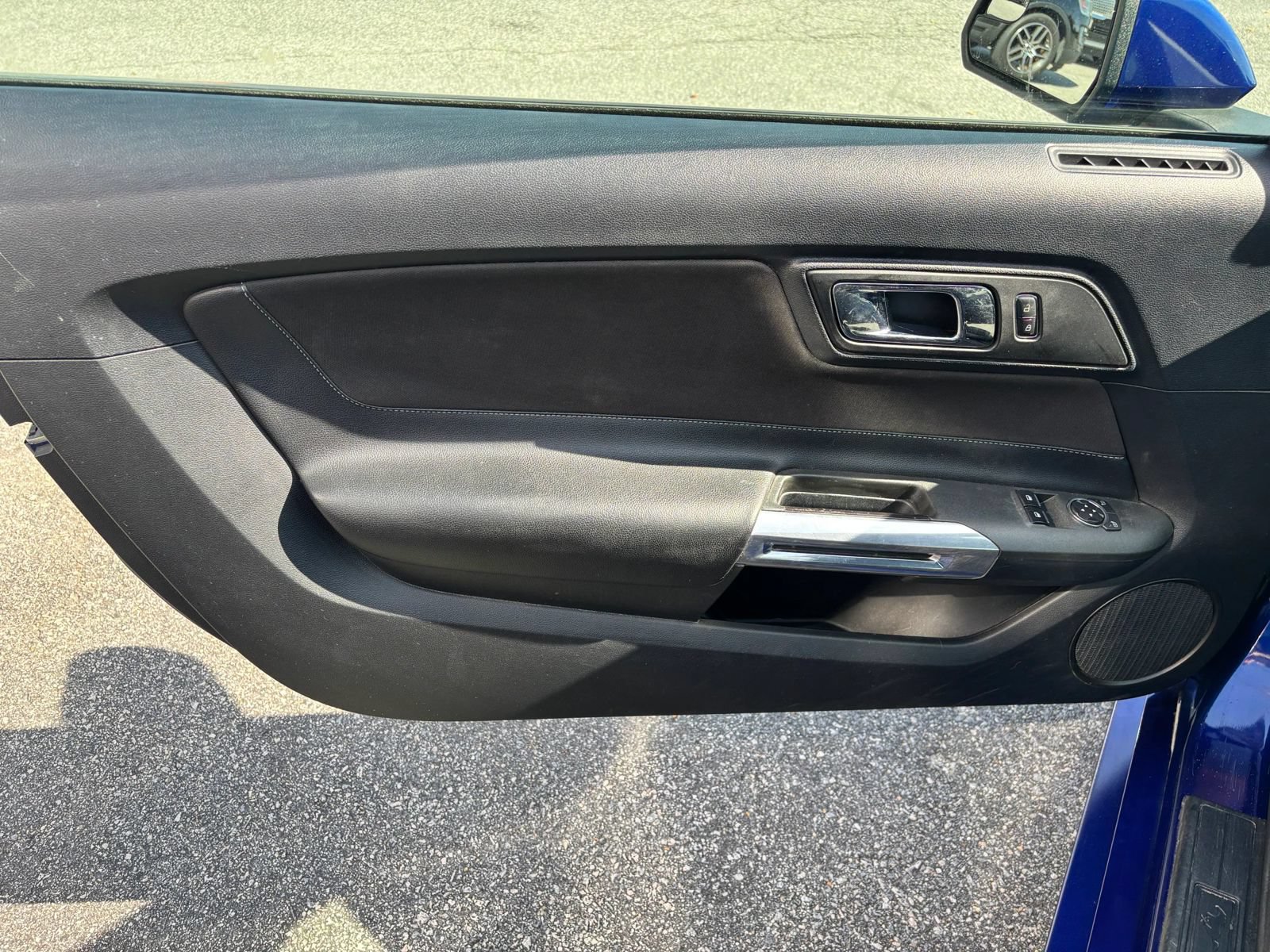 Used 2015 Ford Mustang GT RWD image 13