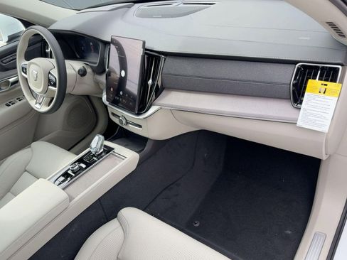 New 2026 Volvo XC90 T8 Ultra w/ Protection Package Premier AWD/4WD image 28