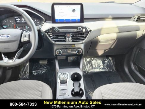 Used 2022 Ford Escape SE w/ Cold Weather Package image 14