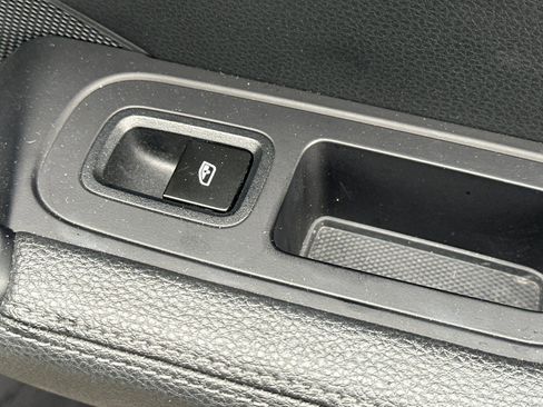 Used 2024 Porsche Cayenne image 22