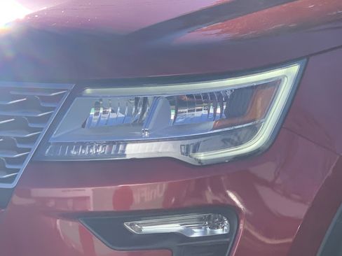 Used 2018 Ford Explorer Platinum image 6