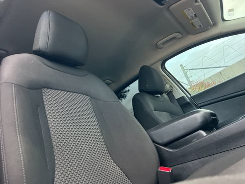 Used 2023 Kia Sportage LX image 17