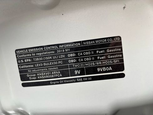 Used 2019 Nissan Kicks S image 19