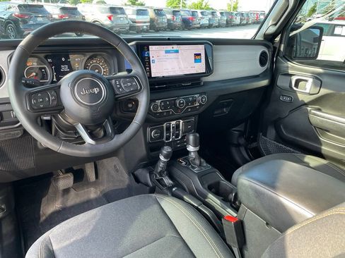 Used 2024 Jeep Wrangler Unlimited Sport AWD/4WD image 23
