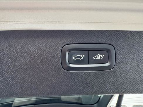 Used 2017 Volvo XC90 T6 Inscription w/ Vision Package image 16