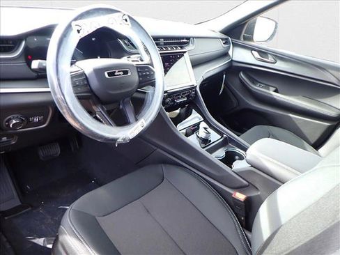 New 2025 Jeep Grand Cherokee Laredo X w/ Luxury Tech Group I image 11