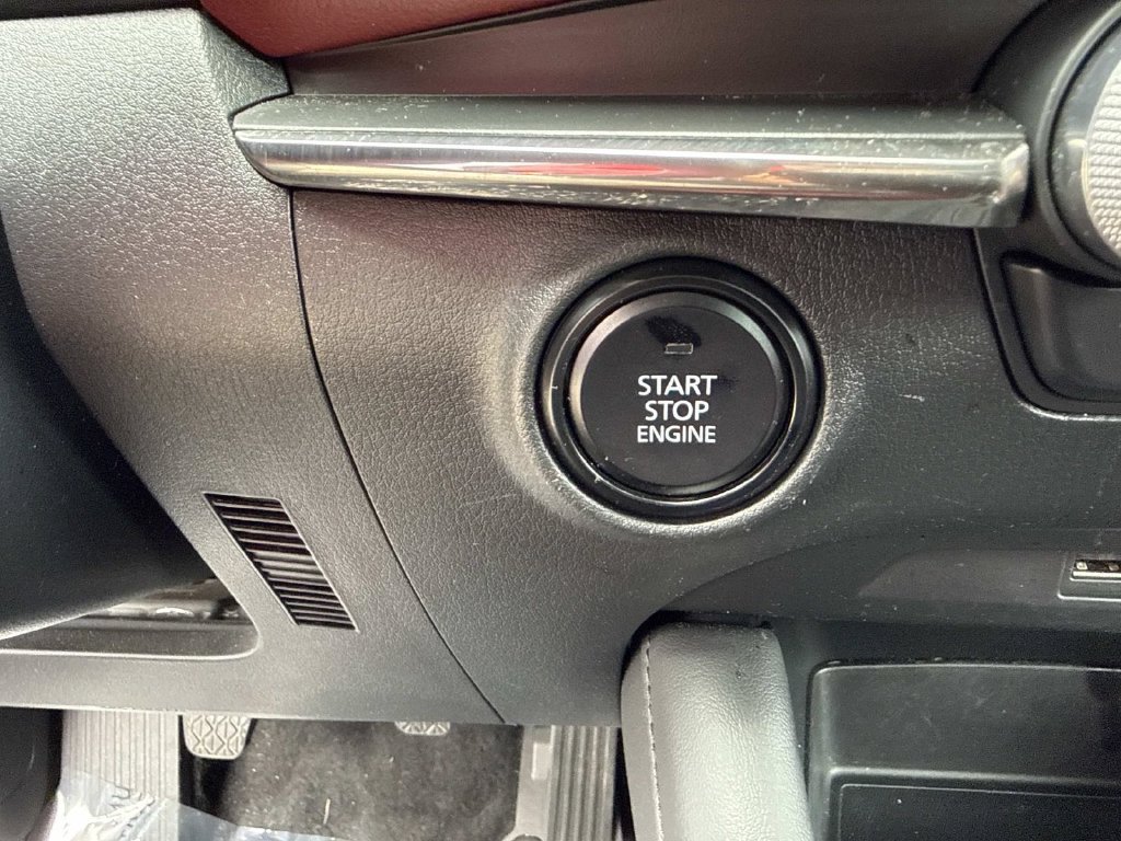 Used 2021 MAZDA MAZDA3 s FWD image 35