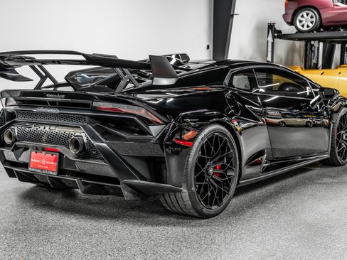 Used 2021 Lamborghini Huracan STO image 8