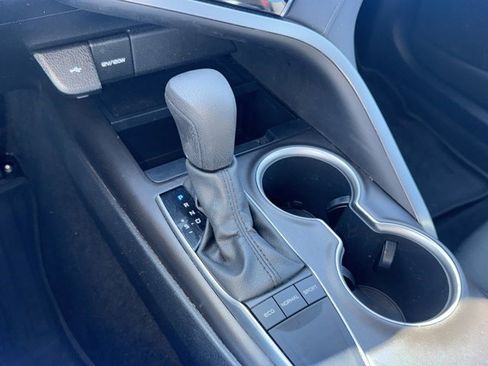 Used 2022 Toyota Camry LE FWD image 15