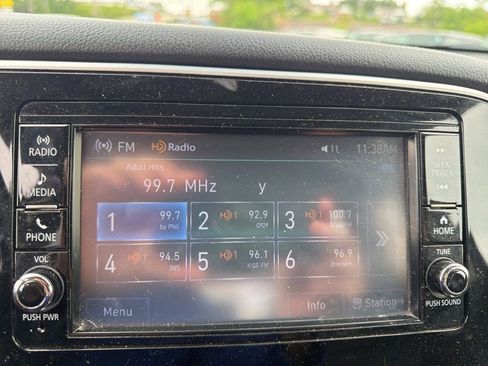 Used 2020 Mitsubishi Outlander ES AWD/4WD image 14