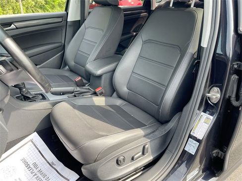 Used 2020 Volkswagen Passat 2.0T R-Line image 19