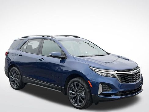 Used 2023 Chevrolet Equinox RS AWD/4WD image 2