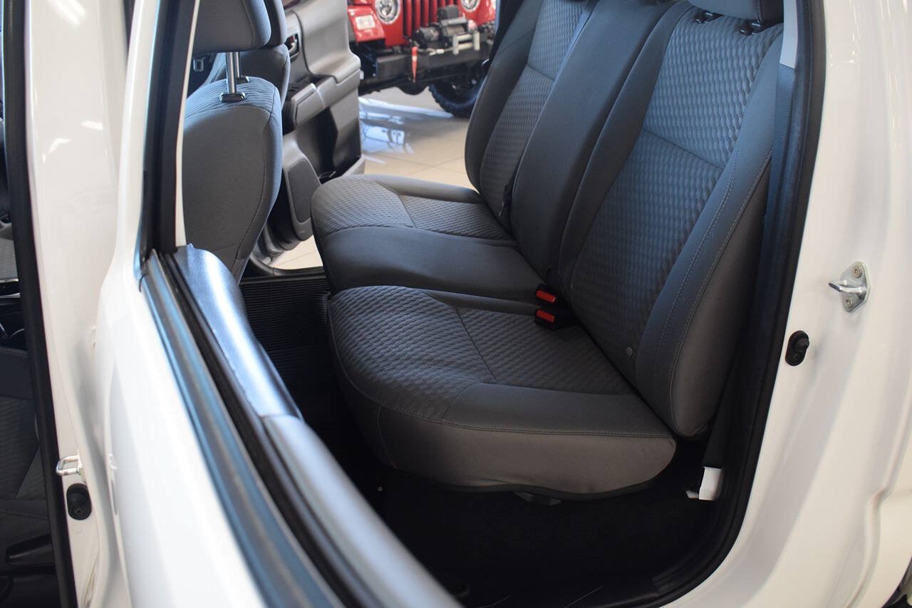 Used 2022 Toyota Tacoma SR AWD/4WD image 36