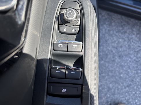 Used 2025 Subaru Forester Limited image 17