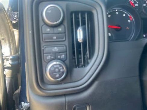 Used 2022 Chevrolet Silverado 2500 Custom w/ Custom Value Package image 28