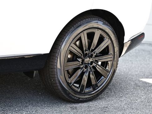 New 2026 Land Rover Range Rover Long Wheelbase SE AWD/4WD image 6