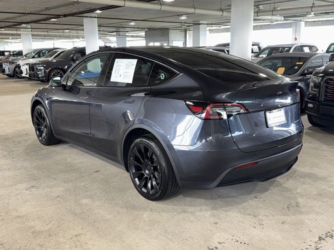 Used 2024 Tesla Model Y Long Range AWD/4WD image 6