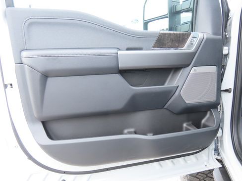 New 2026 Ford F250 Lariat w/ Black Appearance Package AWD/4WD image 25