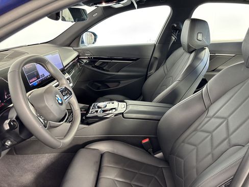 Used 2026 BMW 530i RWD image 5