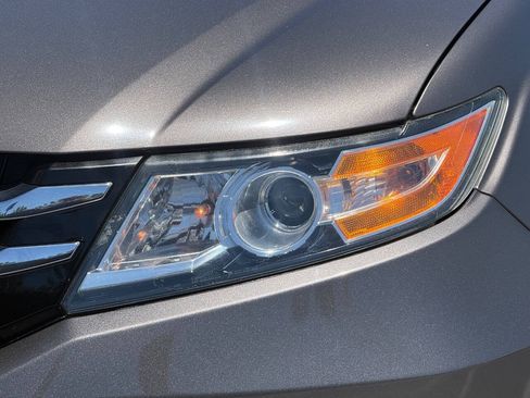 Used 2015 Honda Odyssey Touring image 25