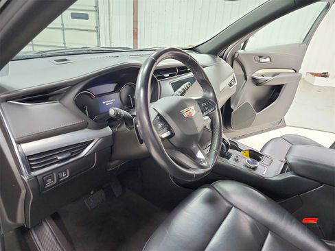 Used 2023 Cadillac XT4 Premium Luxury image 18