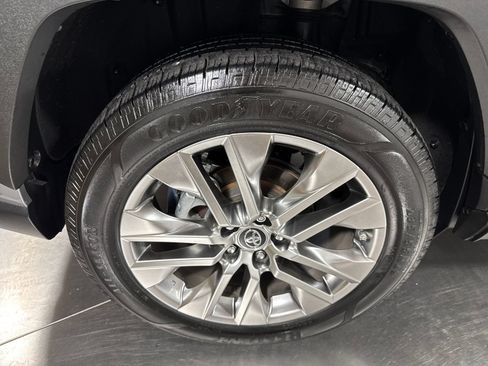 Used 2019 Toyota RAV4 XLE Premium w/ Cold Weather Package FWD image 13