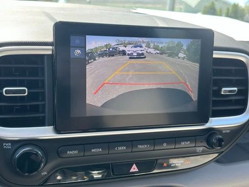 Used 2024 Hyundai Venue SEL FWD image 26