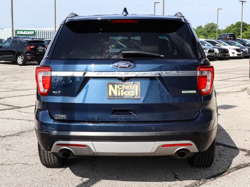 Used 2017 Ford Explorer XLT w/ Equipment Group 202A image 5