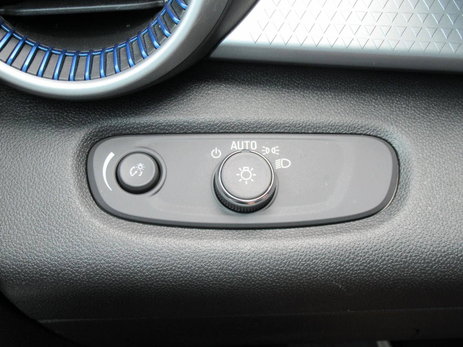 Certified 2024 Chevrolet Trax LS w/ LS Convenience Package FWD image 23