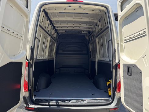New 2025 Mercedes-Benz Sprinter 2500 image 10