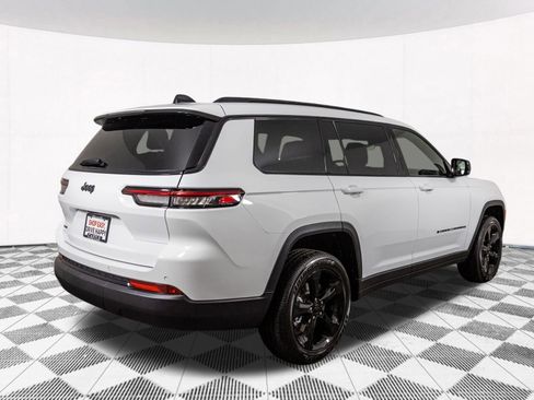 New 2025 Jeep Grand Cherokee L Altitude image 8