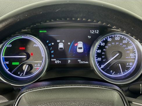 Used 2019 Toyota Camry XLE w/ Sunroof Package image 16