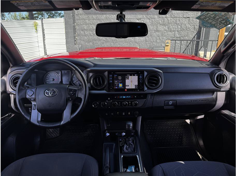 Used 2016 Toyota Tacoma TRD Sport AWD/4WD image 17