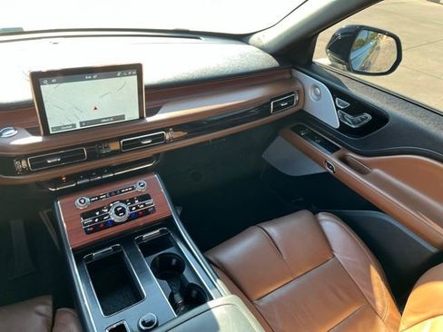 Used 2023 Lincoln Aviator Reserve w/ Equipment Group 201A image 13