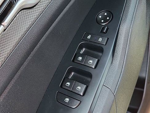 Used 2023 Kia Sportage LX AWD/4WD image 16