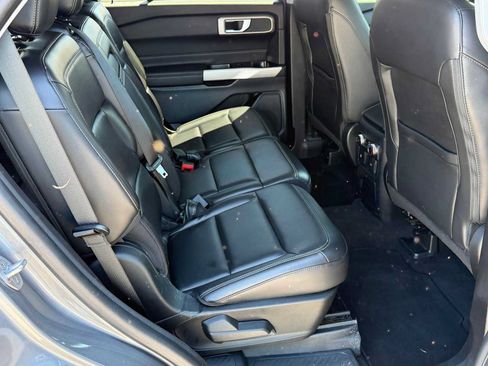 Used 2022 Ford Explorer XLT w/ Equipment Group 202A RWD image 25