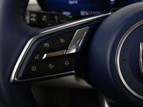 Used 2025 Buick Enclave Avenir w/ Super Cruise Package FWD image 27