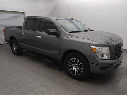 Used 2021 Nissan Titan SV w/ SV Convenience Package RWD image 11