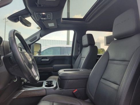 Used 2022 GMC Sierra 2500 Denali w/ Denali Ultimate Package AWD/4WD image 11