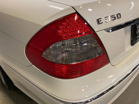 Used 2008 Mercedes-Benz E 350 Sedan image 37
