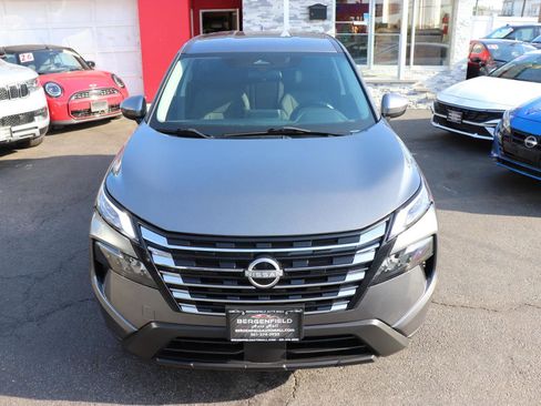 Used 2024 Nissan Rogue SV FWD image 9