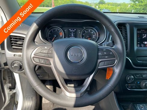 Used 2020 Jeep Cherokee Latitude FWD image 17