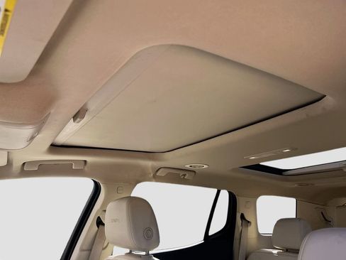 Used 2022 GMC Acadia Denali w/ Denali Ultimate Package image 22