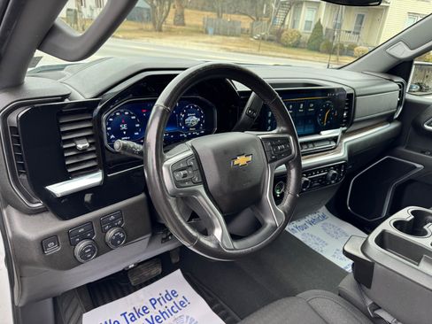 Used 2022 Chevrolet Silverado 1500 LT image 22