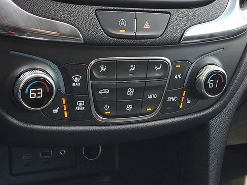 Used 2023 Chevrolet Equinox LT AWD/4WD image 16