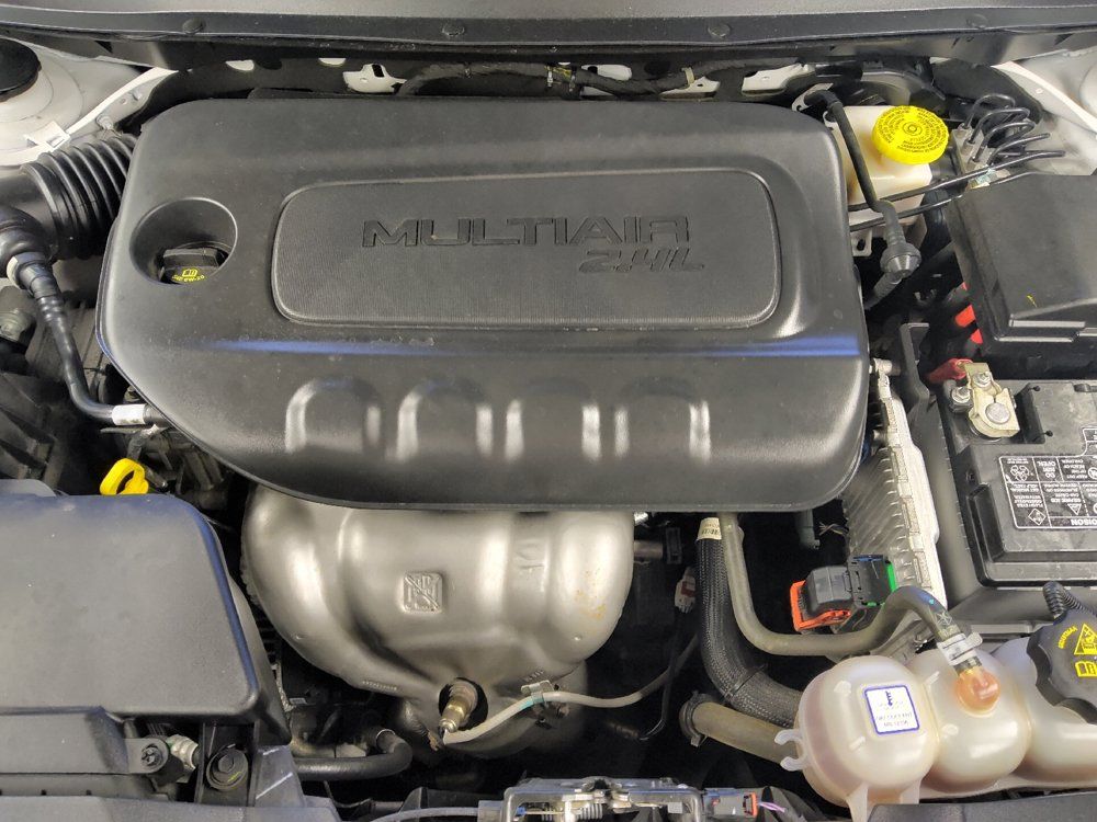 Used 2021 Jeep Cherokee Latitude FWD image 30