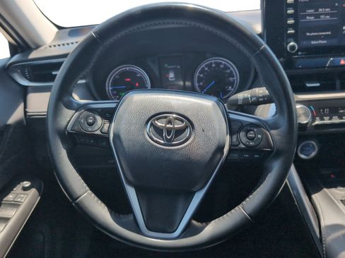 Used 2021 Toyota Venza LE AWD/4WD image 13