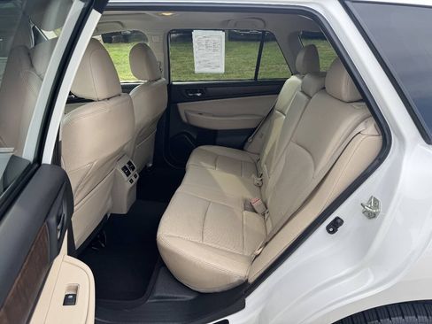 Used 2017 Subaru Outback 2.5i Limited AWD/4WD image 12